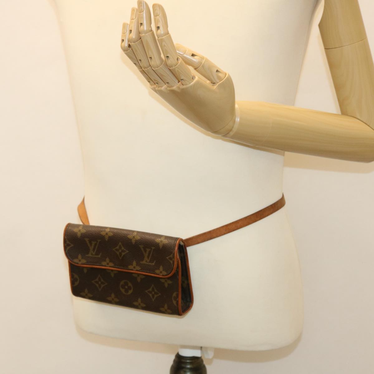 LOUIS VUITTON Monogram Pochette Florentine Waist bag M51855 LV 38879