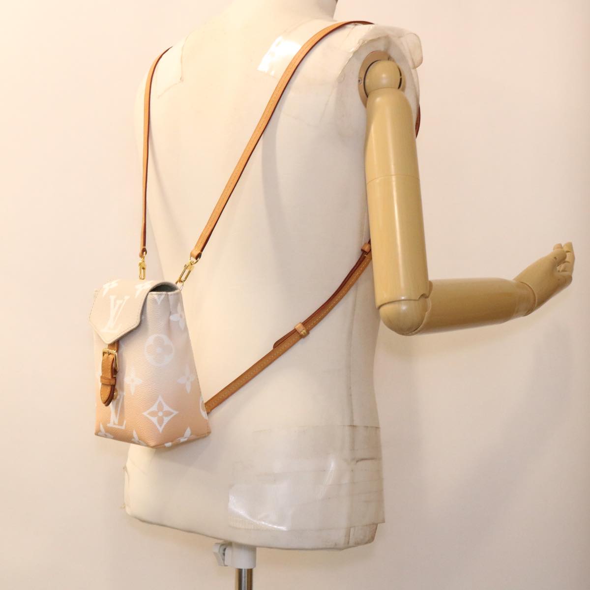 LOUIS VUITTON Monogram By The Pool Tiny Backpack Gris Bloom M45764 LV 39091