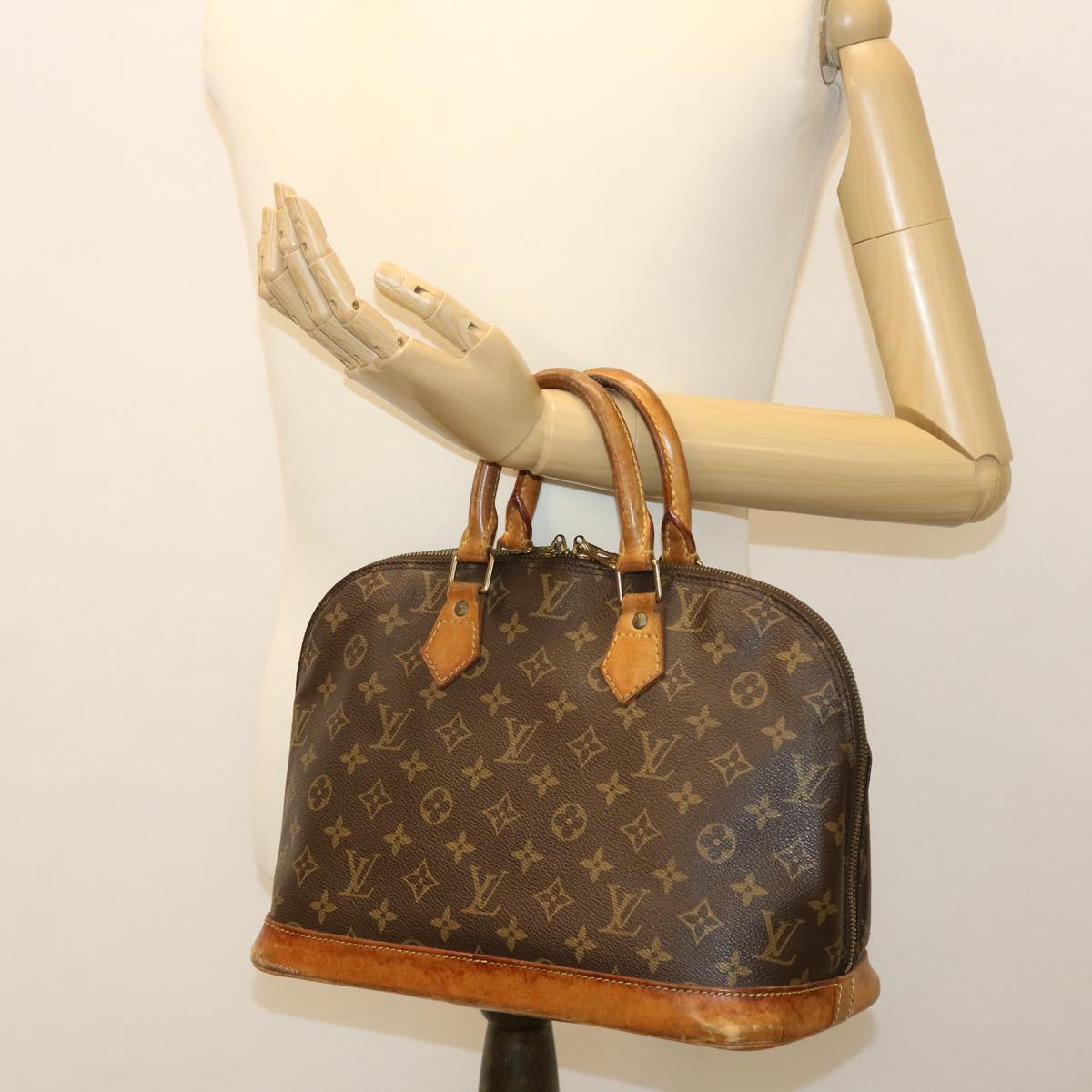 LOUIS VUITTON Monogram Alma Hand Bag M51130 LV 39205