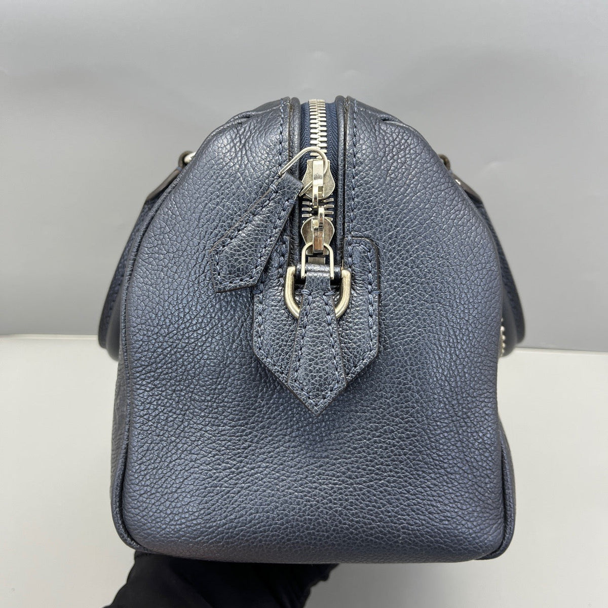 LOUIS VUITTON<br>Shoulder Bag