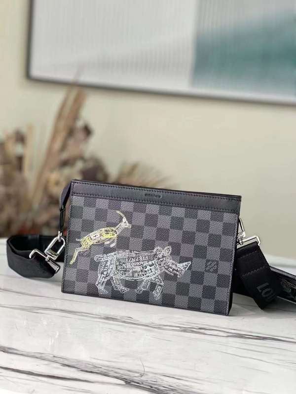 The Franco Shops - Louis Vuittons - 12062