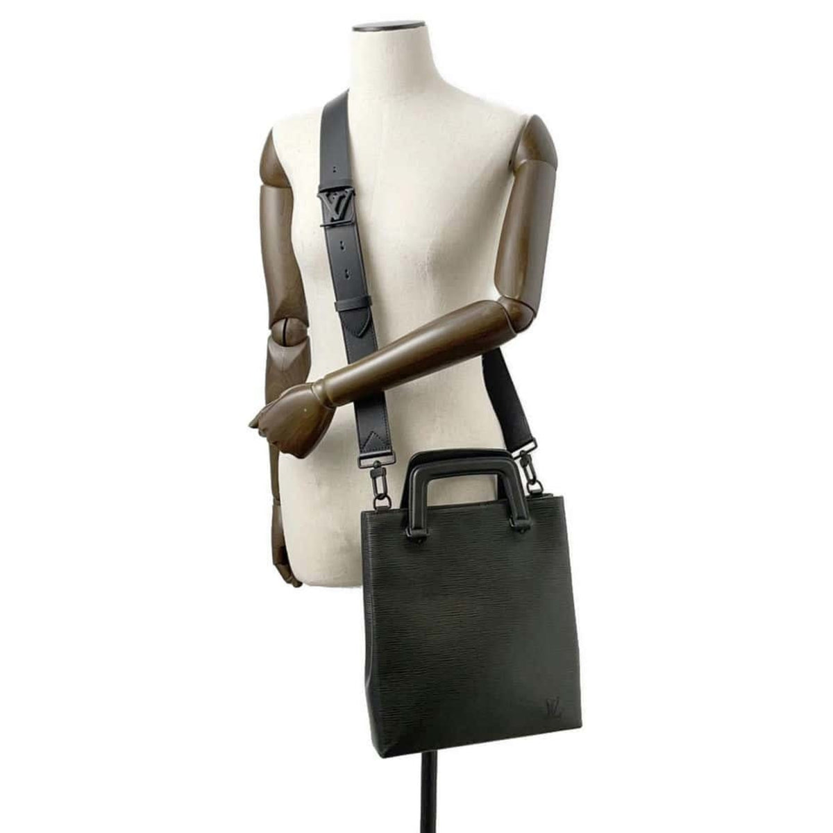 Louis Vuitton Noir Epi Leather Handbag Shoulder Bag