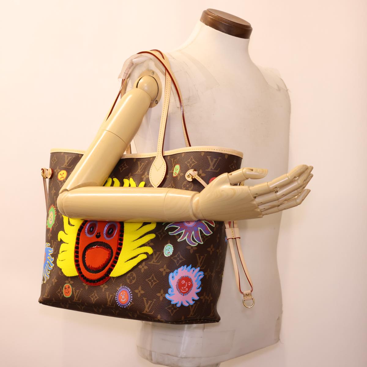 LOUIS VUITTON Yayoi Kusama Face Neverfull MM Tote Bag M46447 LV 40256A