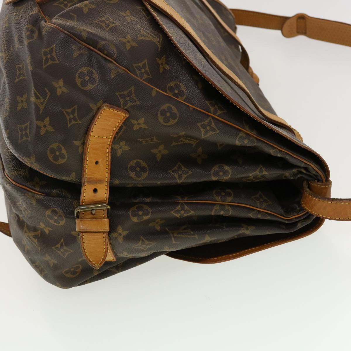 LOUIS VUITTON Monogram Saumur 43 Shoulder Bag M42252 LV 40297