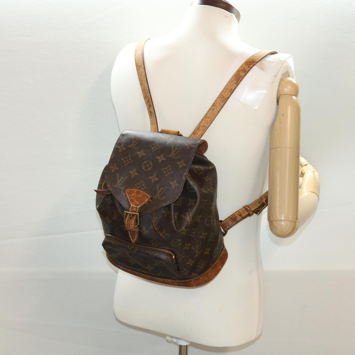 LOUIS VUITTON Monogram Montsouris MM Backpack M51136 LV 40646