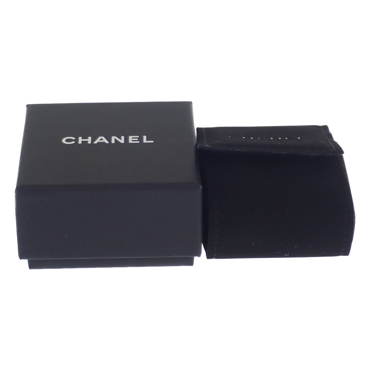 Chanel CC Heart Lock Hoop Earrings Metal Earrings AB9094 in Good condition
