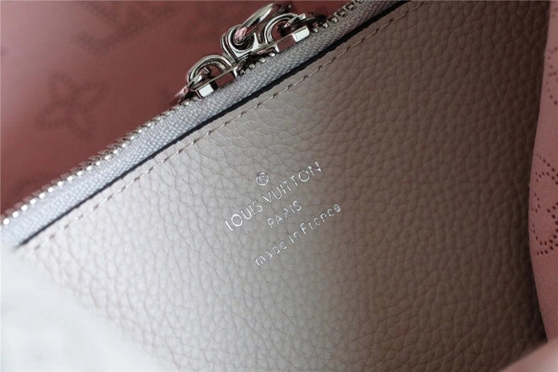 The Franco Shops - Louis Vuittons - 7633