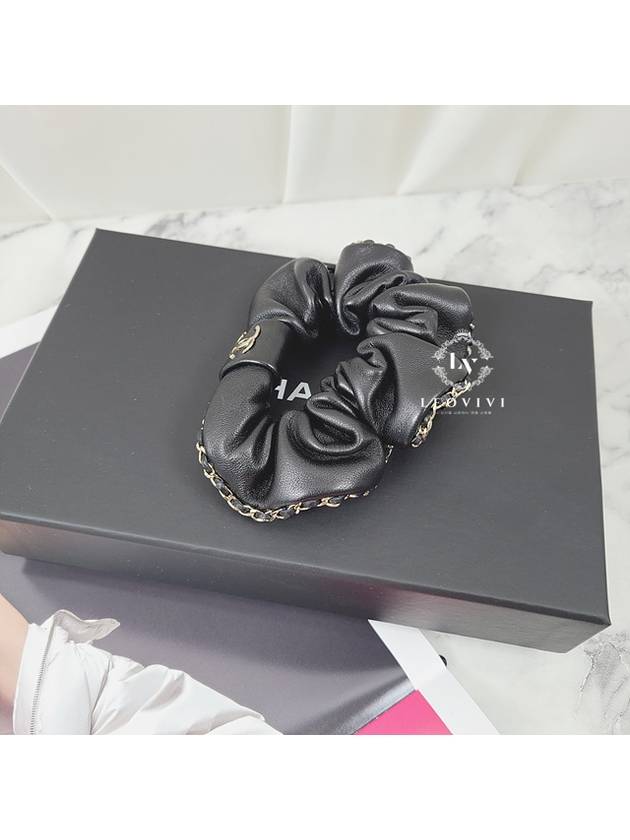 CC Logo Leather Scrunchie Black Chanel