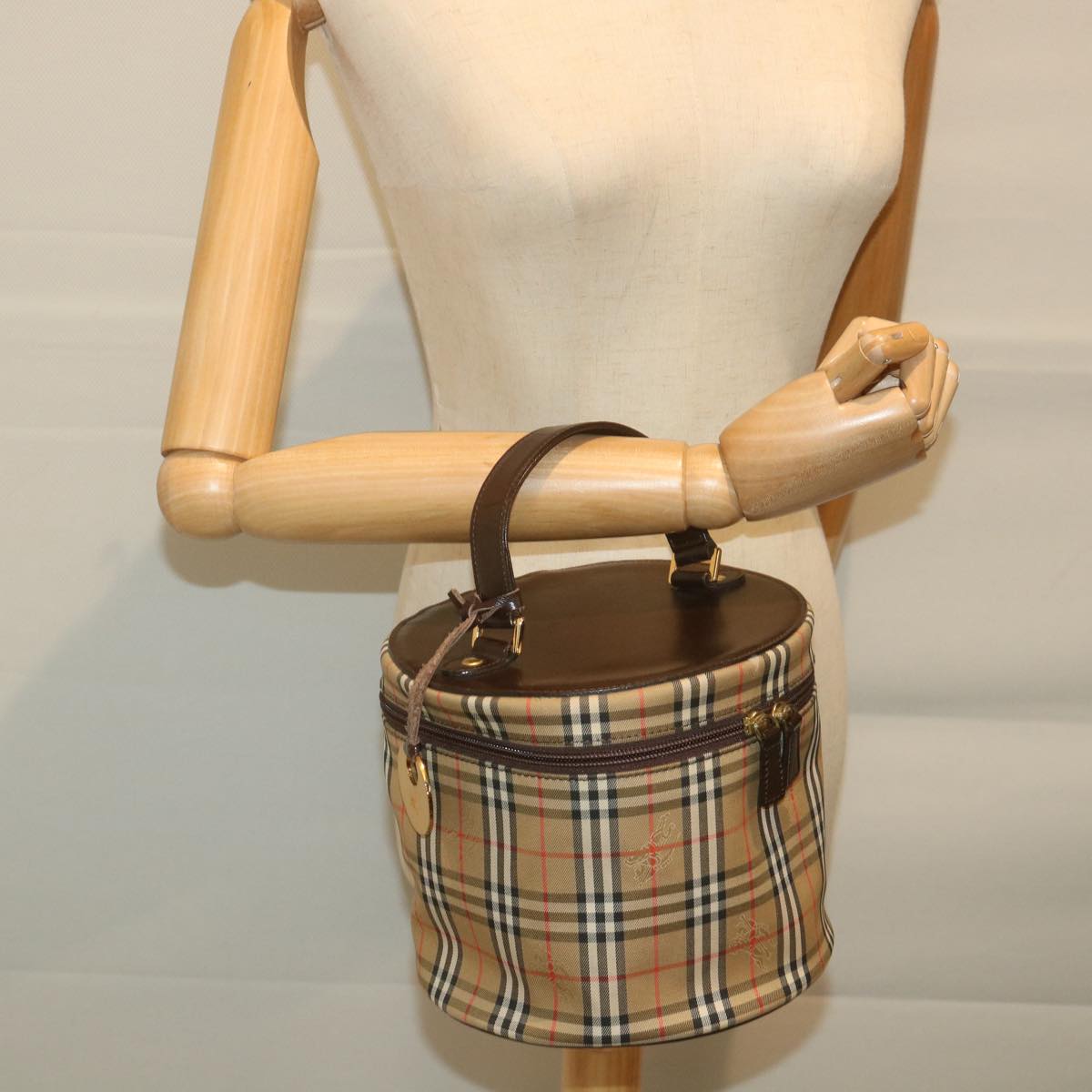 BurberrySs Nova Check Vanity Cosmetic Pouch Nylon Canvas Beige Auth 59563