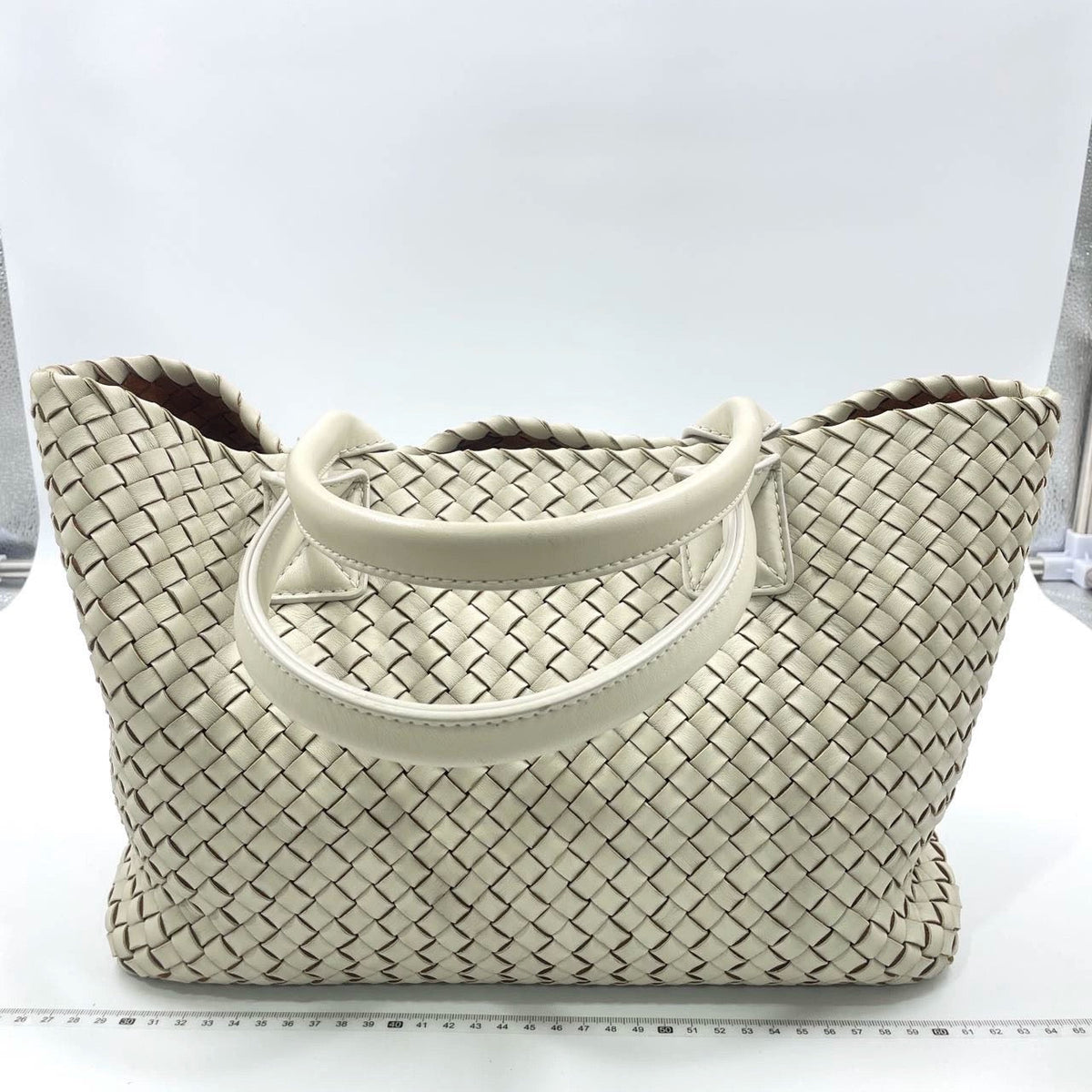 Bottega Veneta Cabat Tote Small/Medium Intreccio Cream White Leather and Suede Lining 32cm