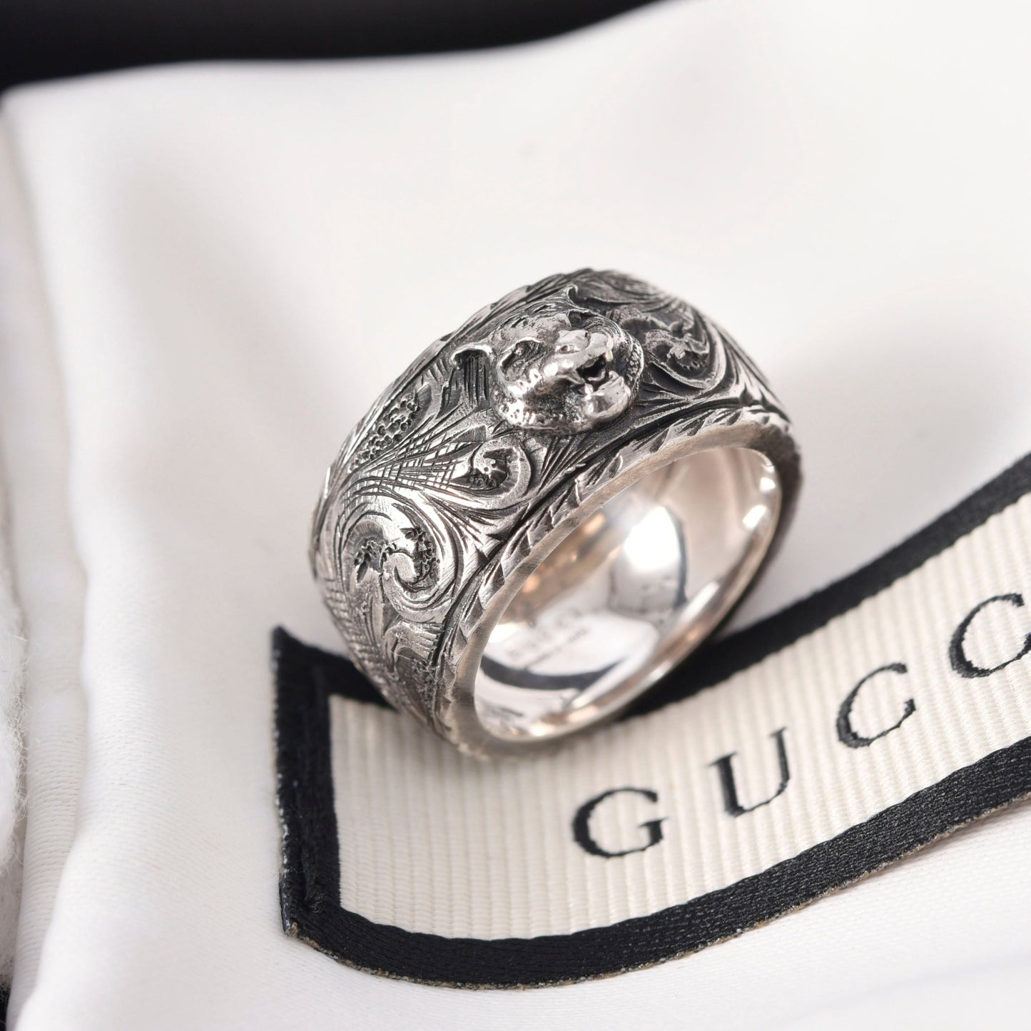 Gucci Slim Silver Ring with Perlin Head Decoration - 2233 141704555