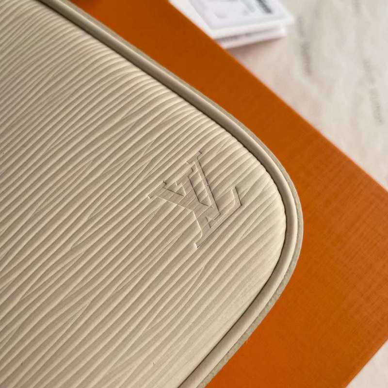 The Franco Shops - Louis Vuittons - 12022