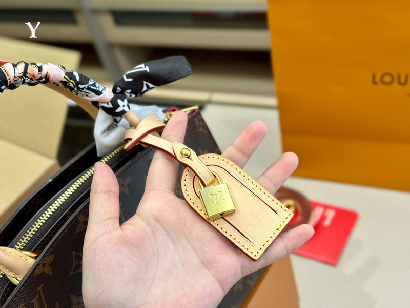 Franco Shops - Louis Vuittons - 15092