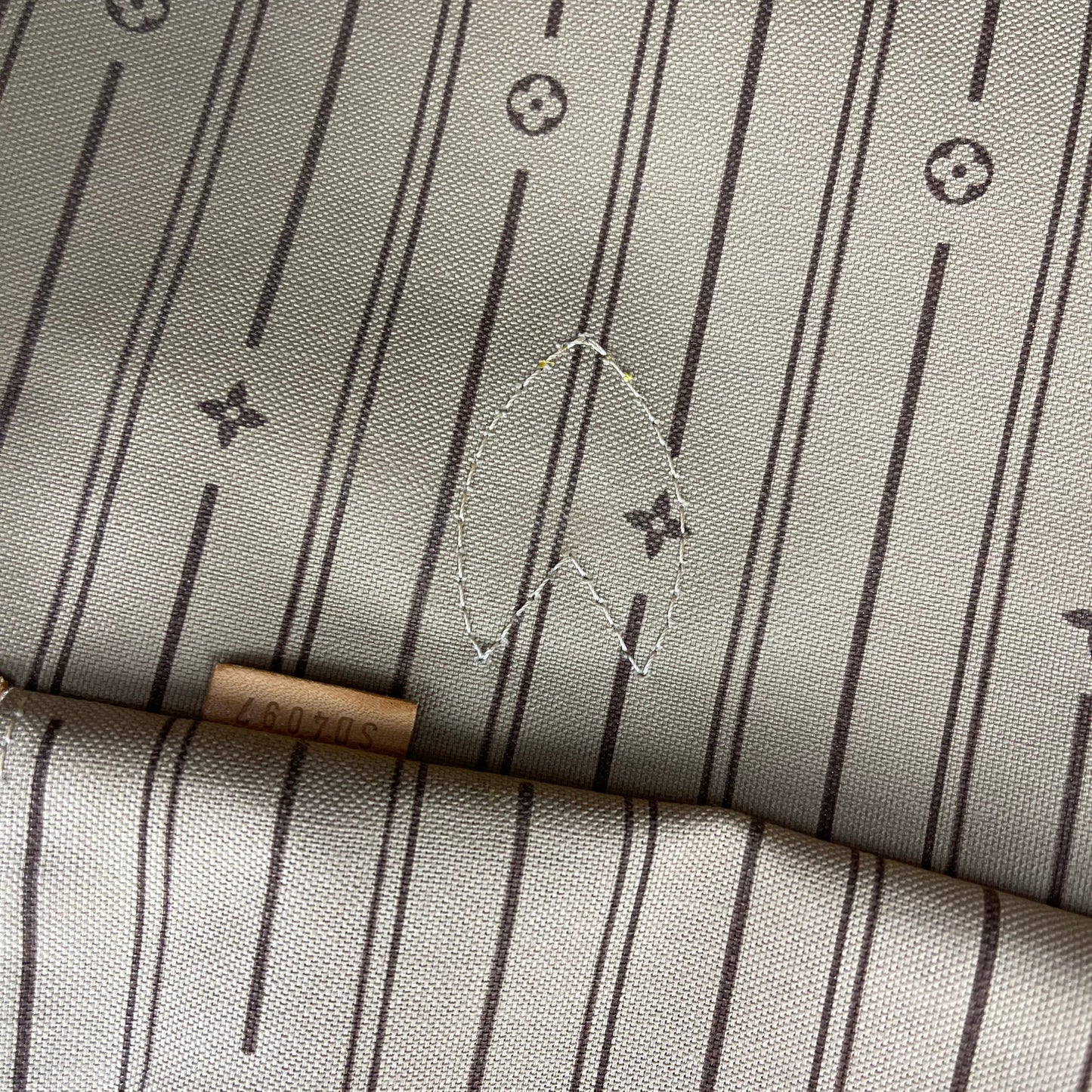 Louis-Vuitton Neverfull GM Damier Azure Canvas