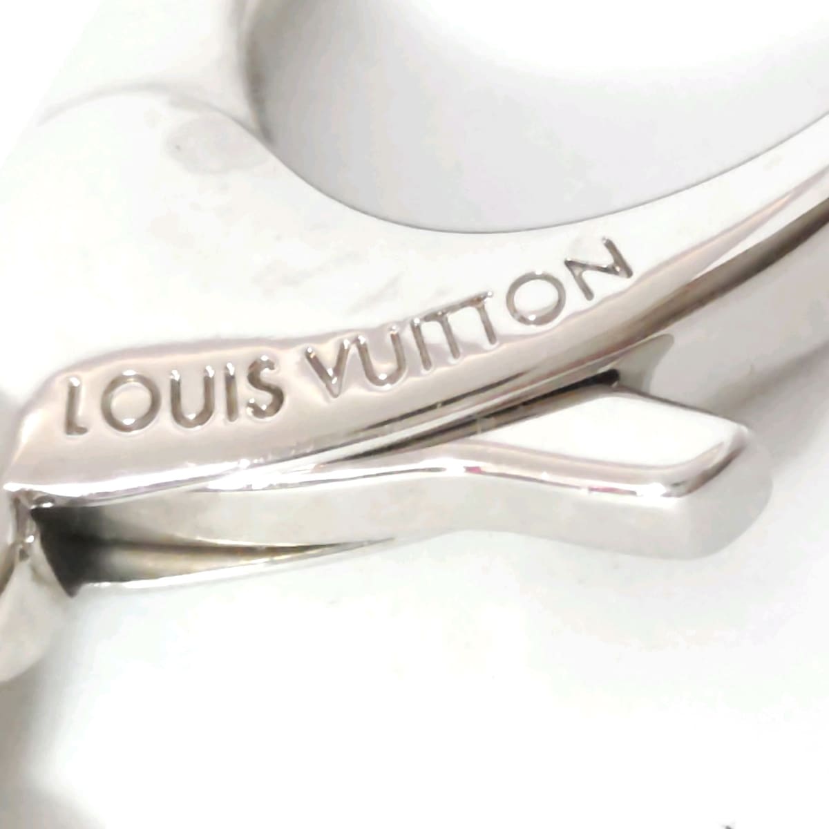 Louis Vuitton Red Metal Bijoux de sac chaine et porte cles wallet accessories