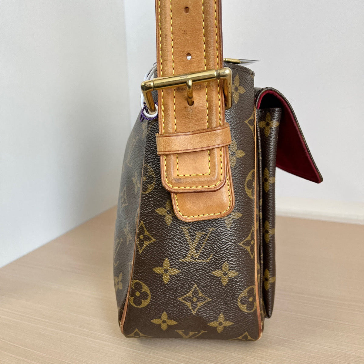 LOUIS VUITTON<br>Shoulder Bag