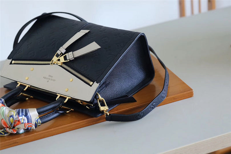The Franco Shops - Louis Vuittons - 7956
