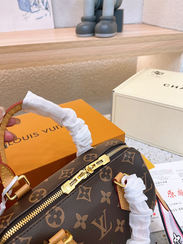 Franco Shops - Louis Vuittons - 15143