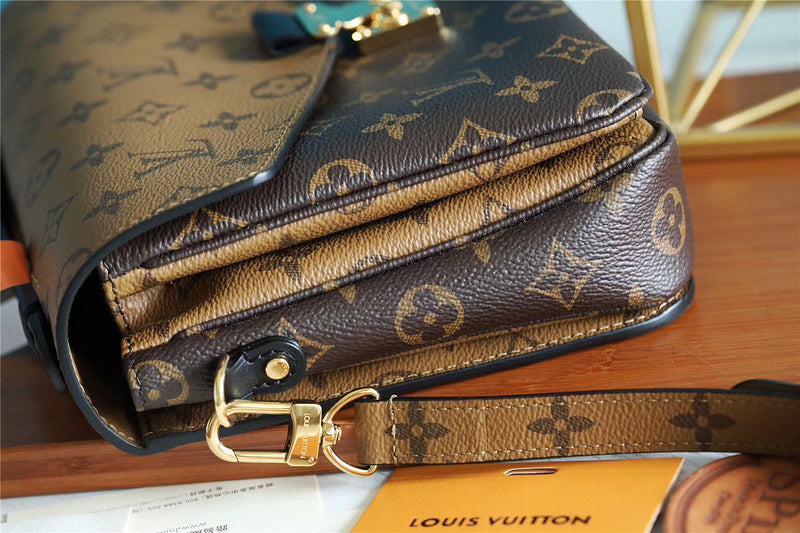 The Franco Shops - Louis Vuittons - 7679
