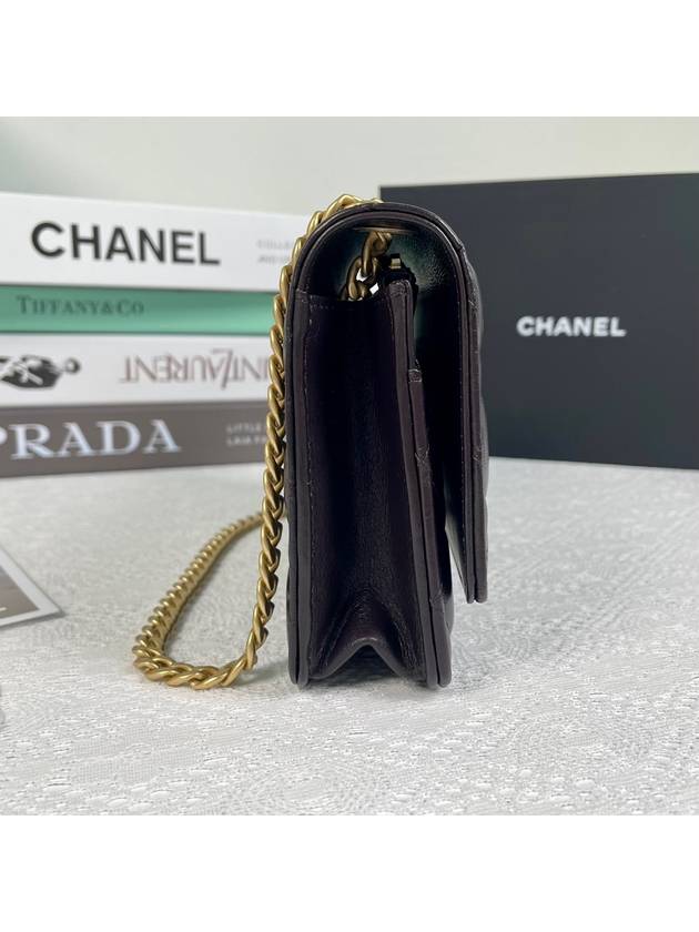 CC Logo Chain Lambskin Cross Bag Navy Chanel