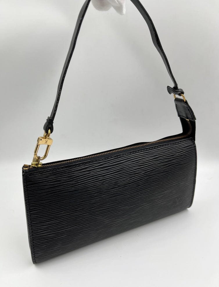 Louis Vuitton Pochette in Epi Leather