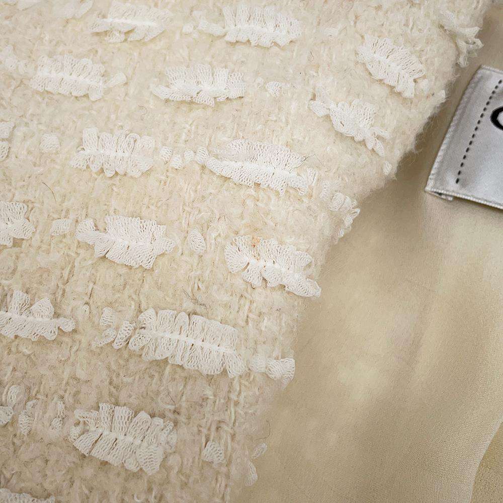 Chanel Scalloped Tweed Jacket Size 34 Beige P65277 Wool 49% Polyamide38% Silk13%