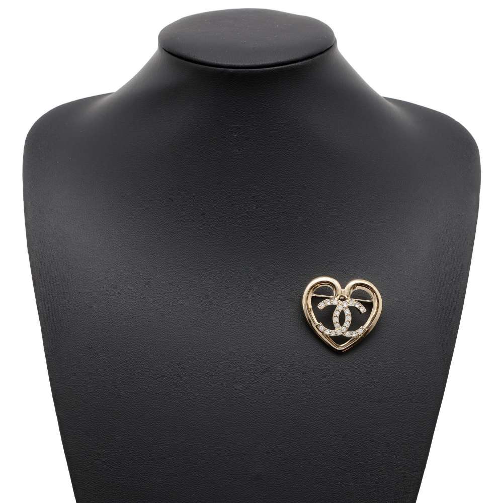 Chanel CC Logo Heart Rhinestone Brooch Gold ABA093 Metal Rhinestone