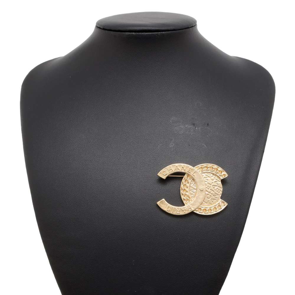 Chanel CC Logo Brooch Gold Metal