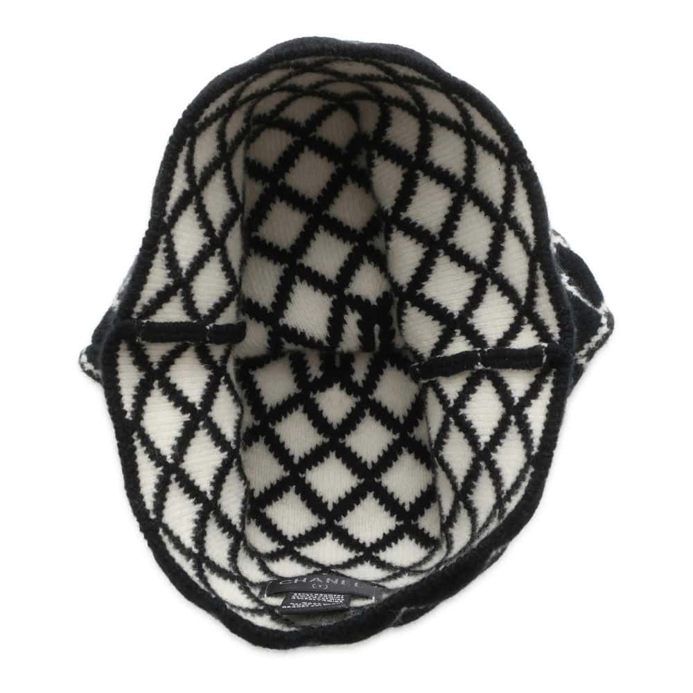 Chanel Matelasse CC Logo KnitHat Black/White Cashmere96% Polyamide4%
