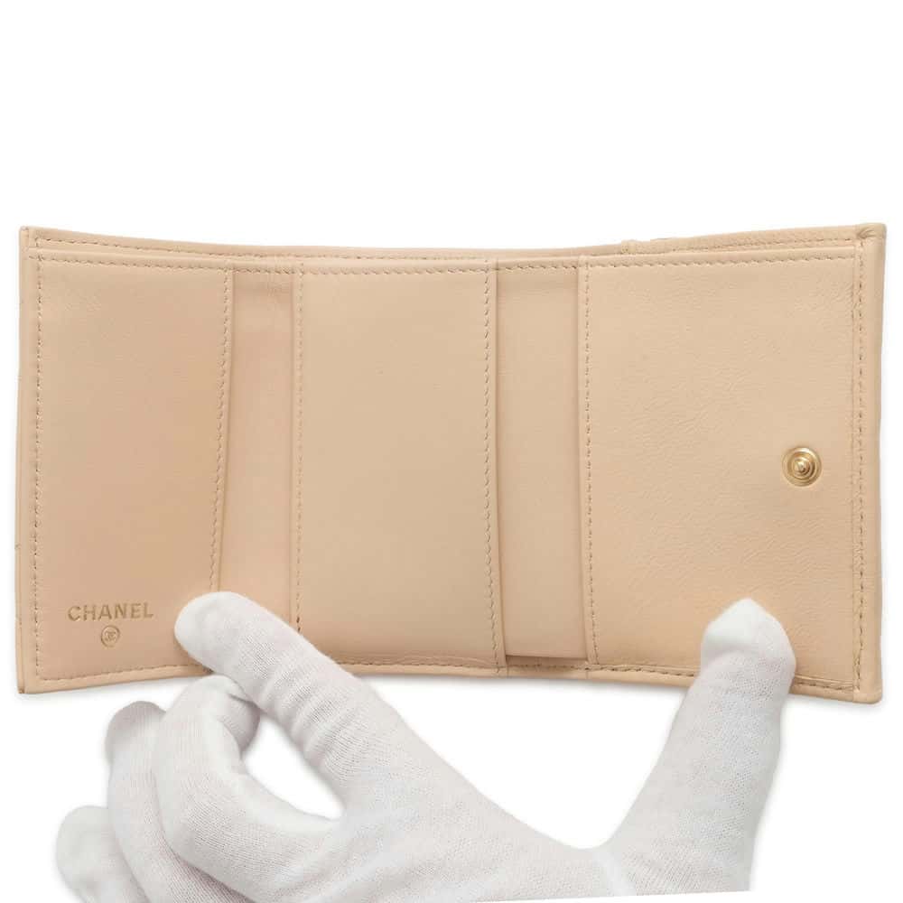 Chanel Chanel19 Small Flap Wallet Beige AP1789 Lambskin
