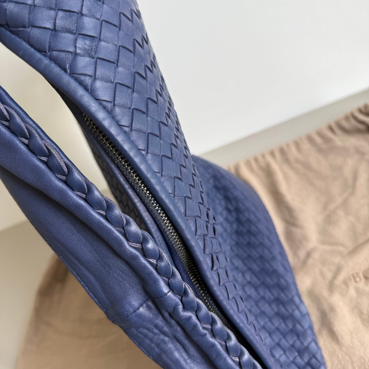Bottega Veneta Veneta Hobo Maxi Navy Intrecciato Leather 51cm