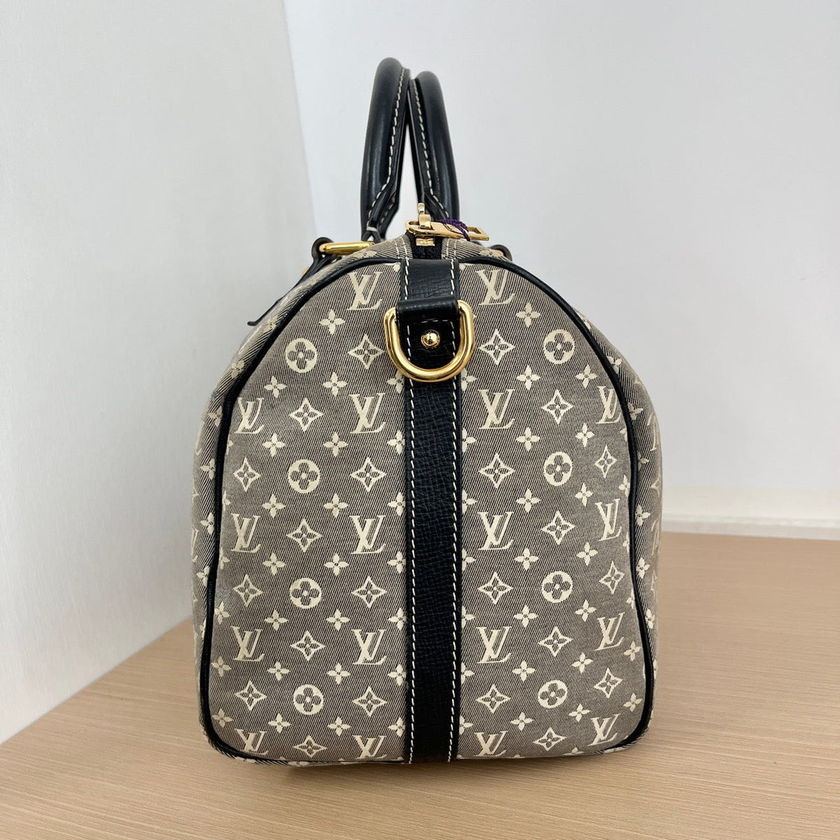 LOUIS VUITTON<br>Shoulder Bag