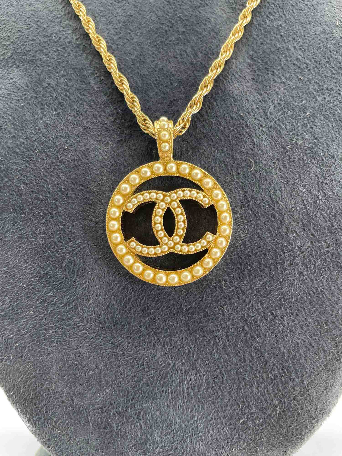 Chanel CC Logo Pearl Adjustable Necklace Gold