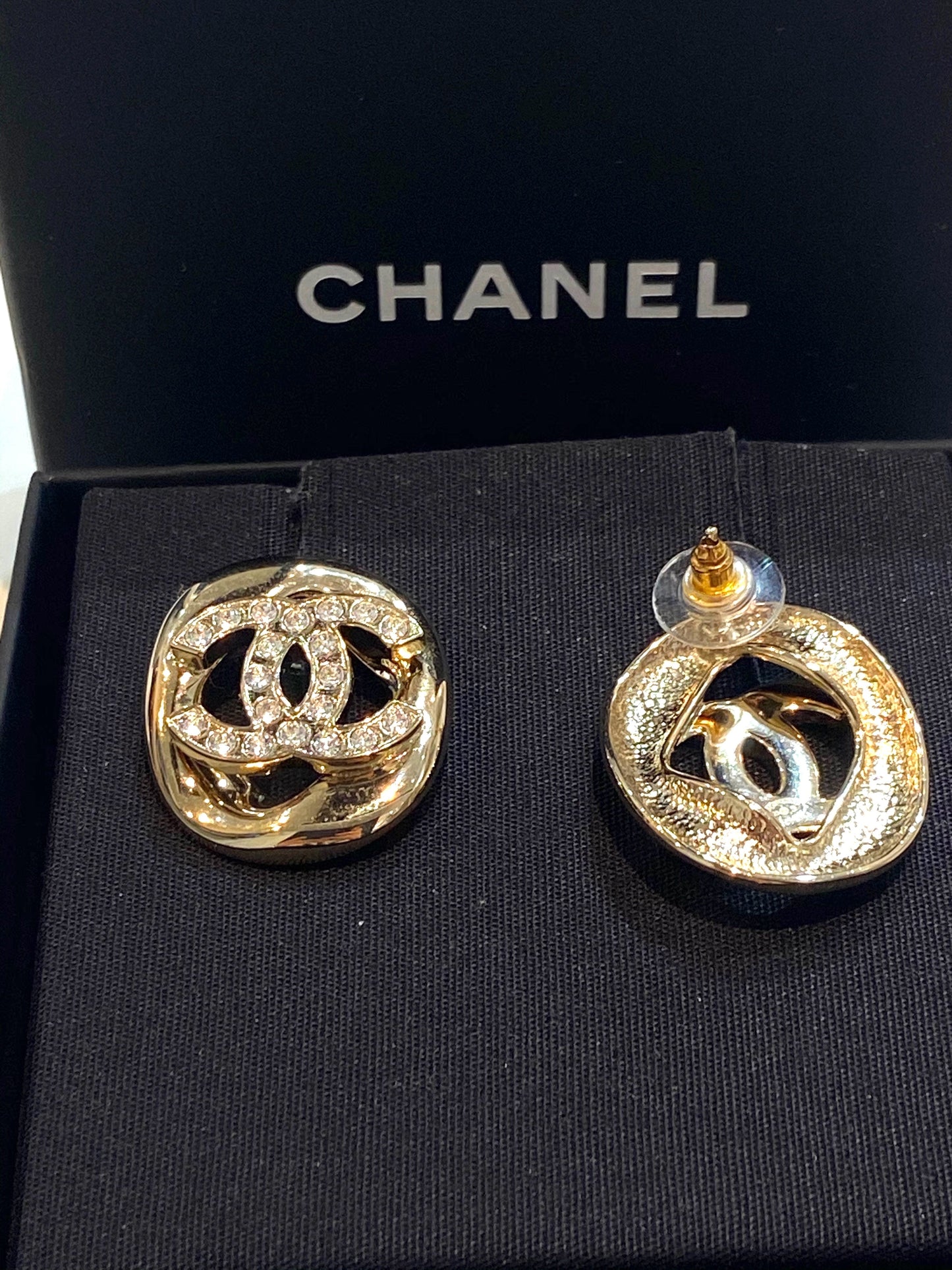 CHANEL STRASS GOLD PLATED CRYSTAL STUD EARRINGS