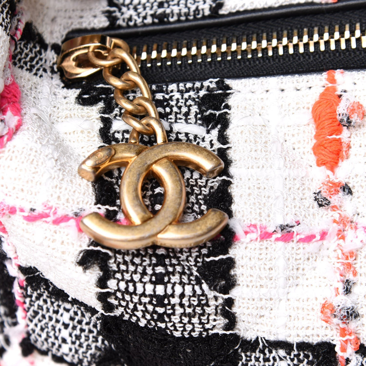 CHANEL TWEED CHAIN 20S SIGNATURE HOBO BAG