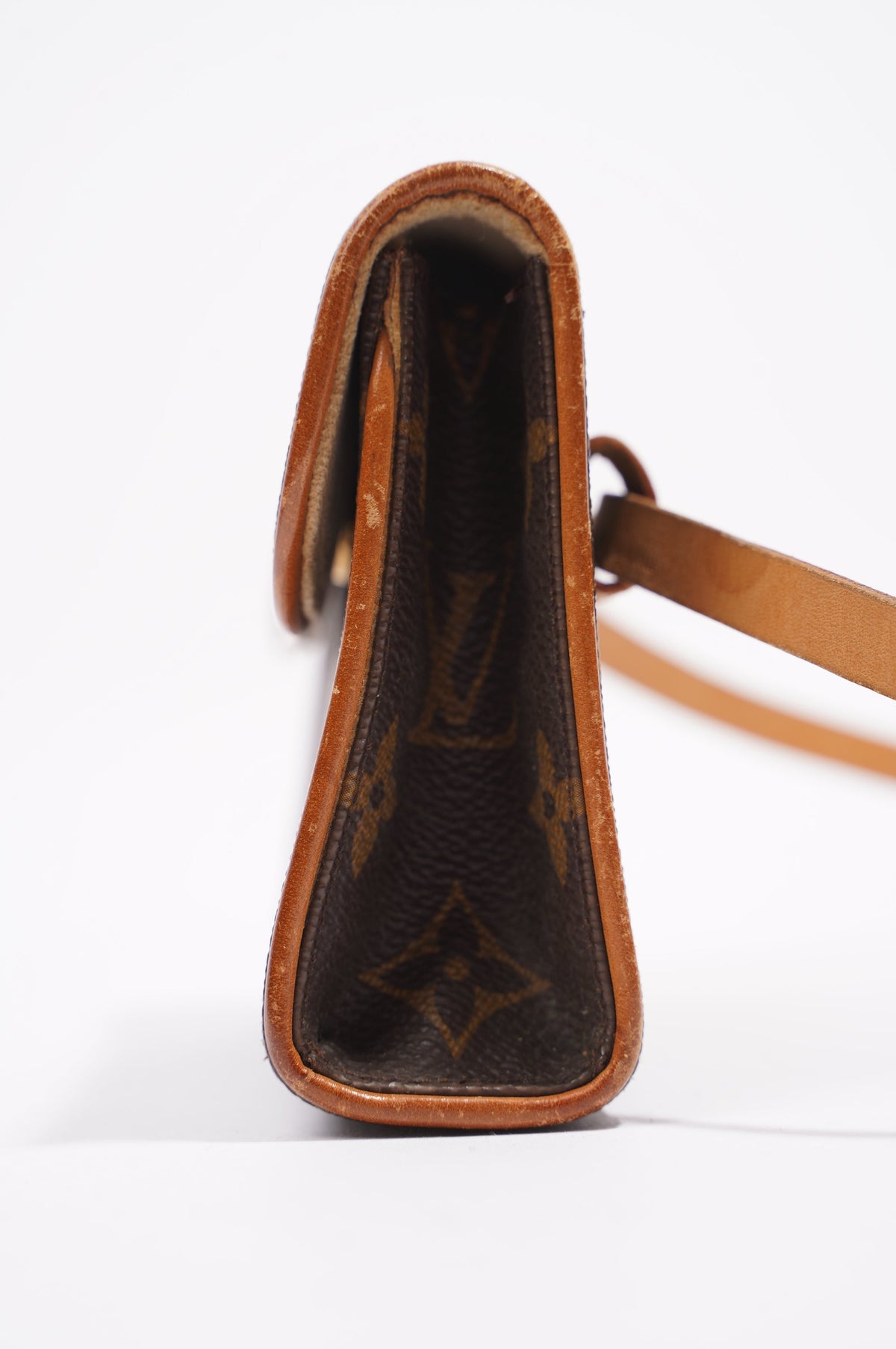 Louis Vuitton Pochette Florentine Monogram Canvas