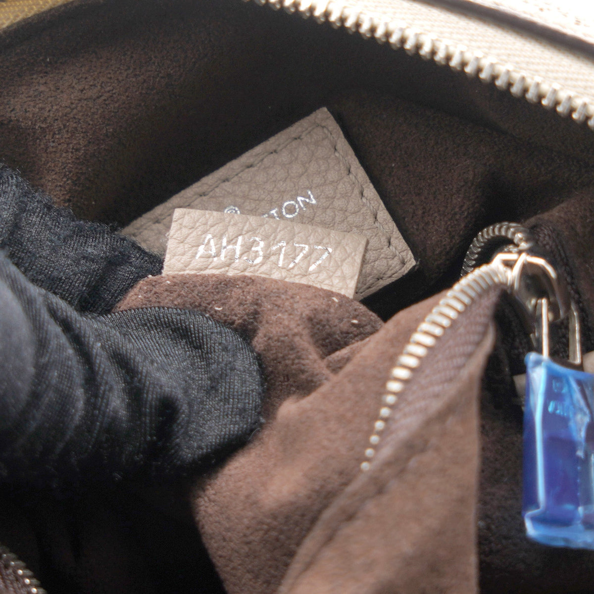 Louis-vuitton Mahina Babylone Chain BB Galet