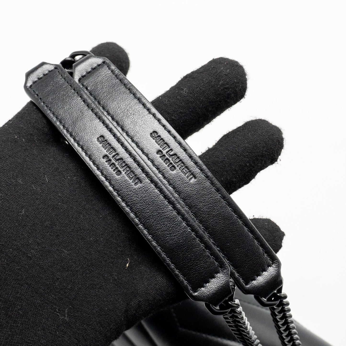 Saint Laurent/YSL Medium Loulou Shoulder Bag Calfskin So Black