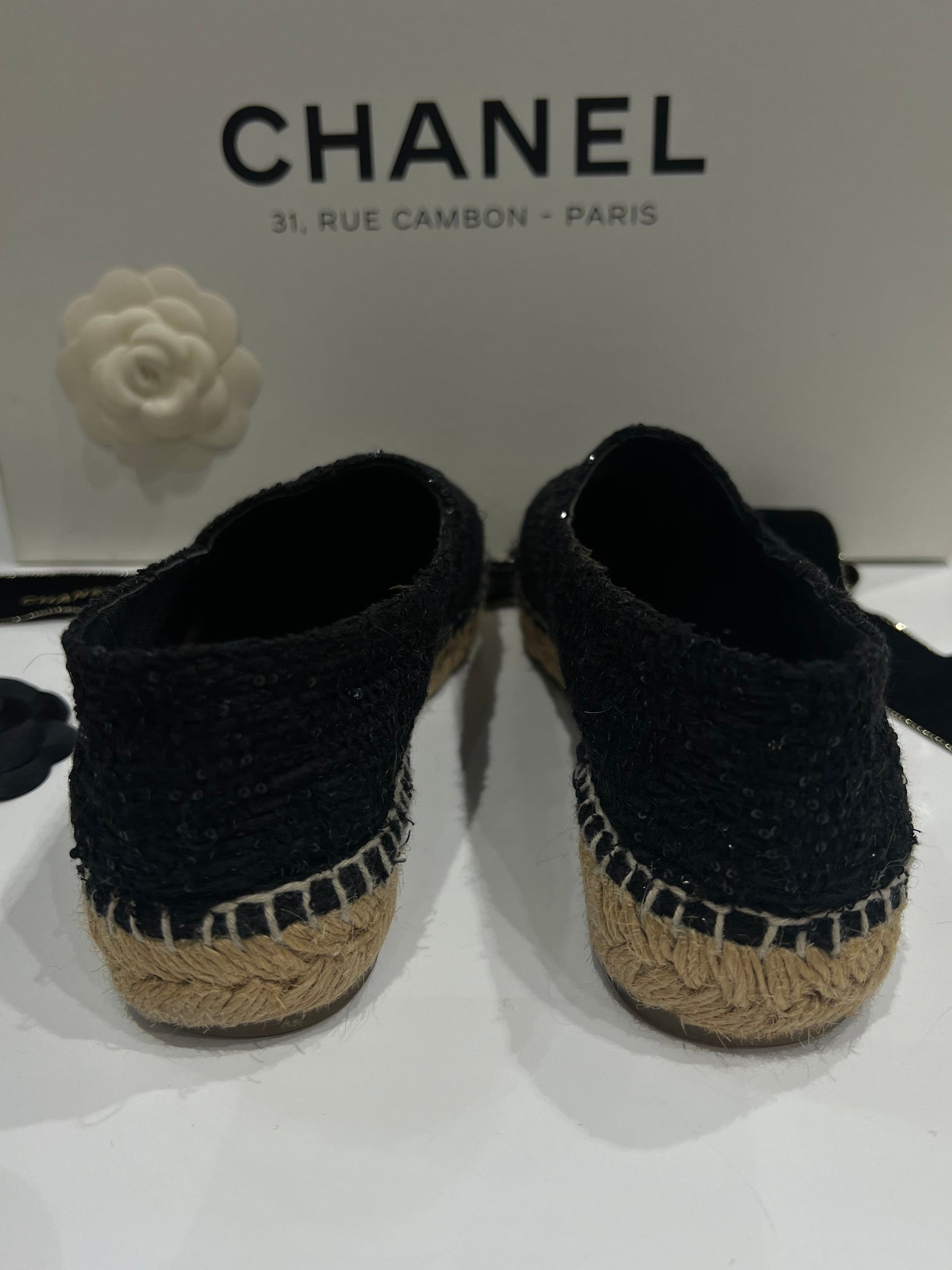 Chanel - espadrilles tweed et sequins noirs