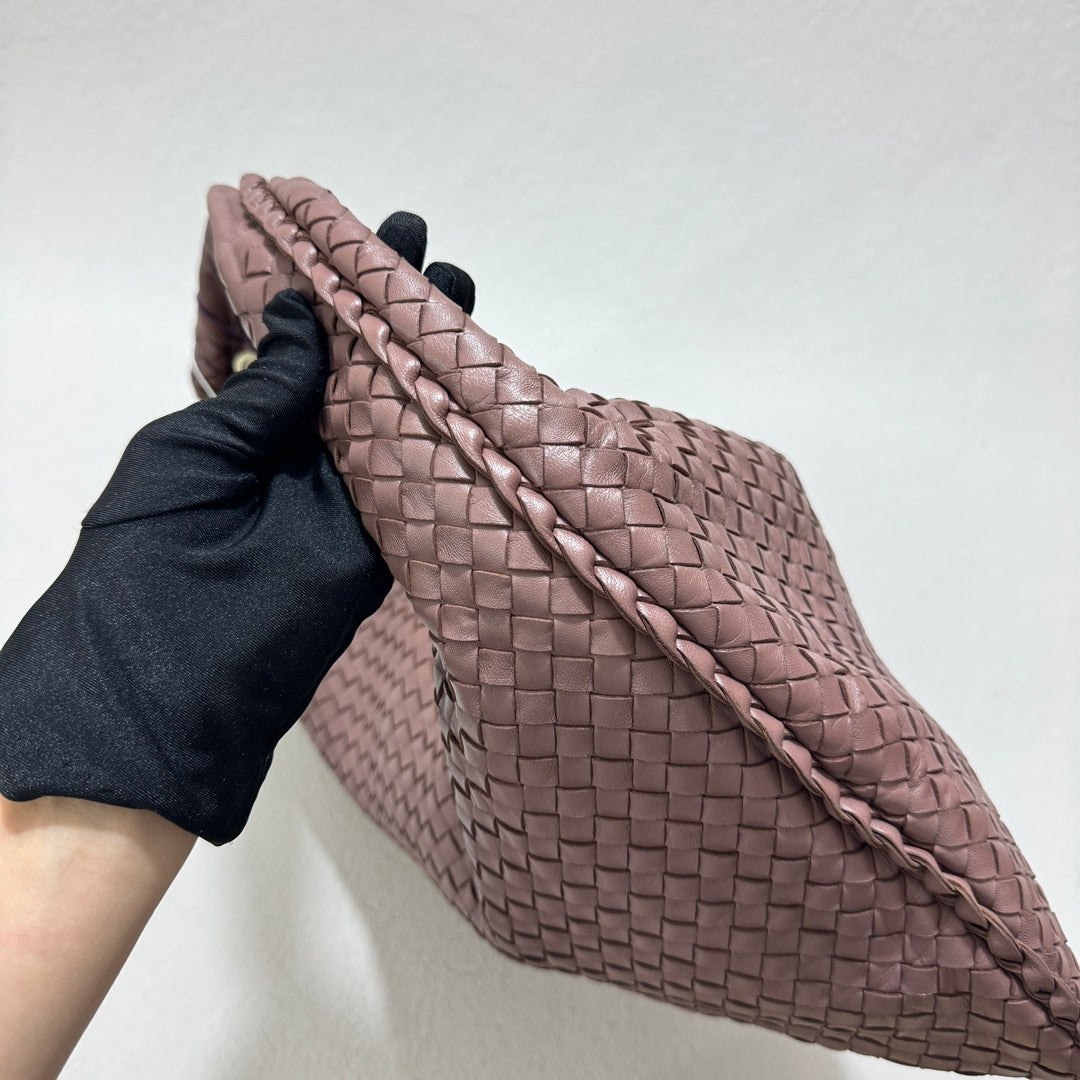 Bottega Veneta Veneta Leather Hobo Large Nude Dirty Pink 47cm