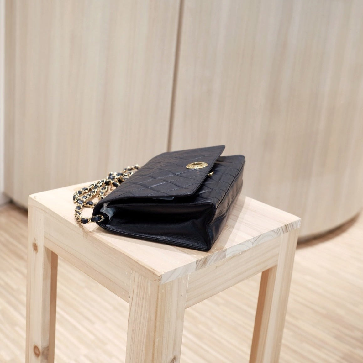 Chanel vintage flap bag (navy)