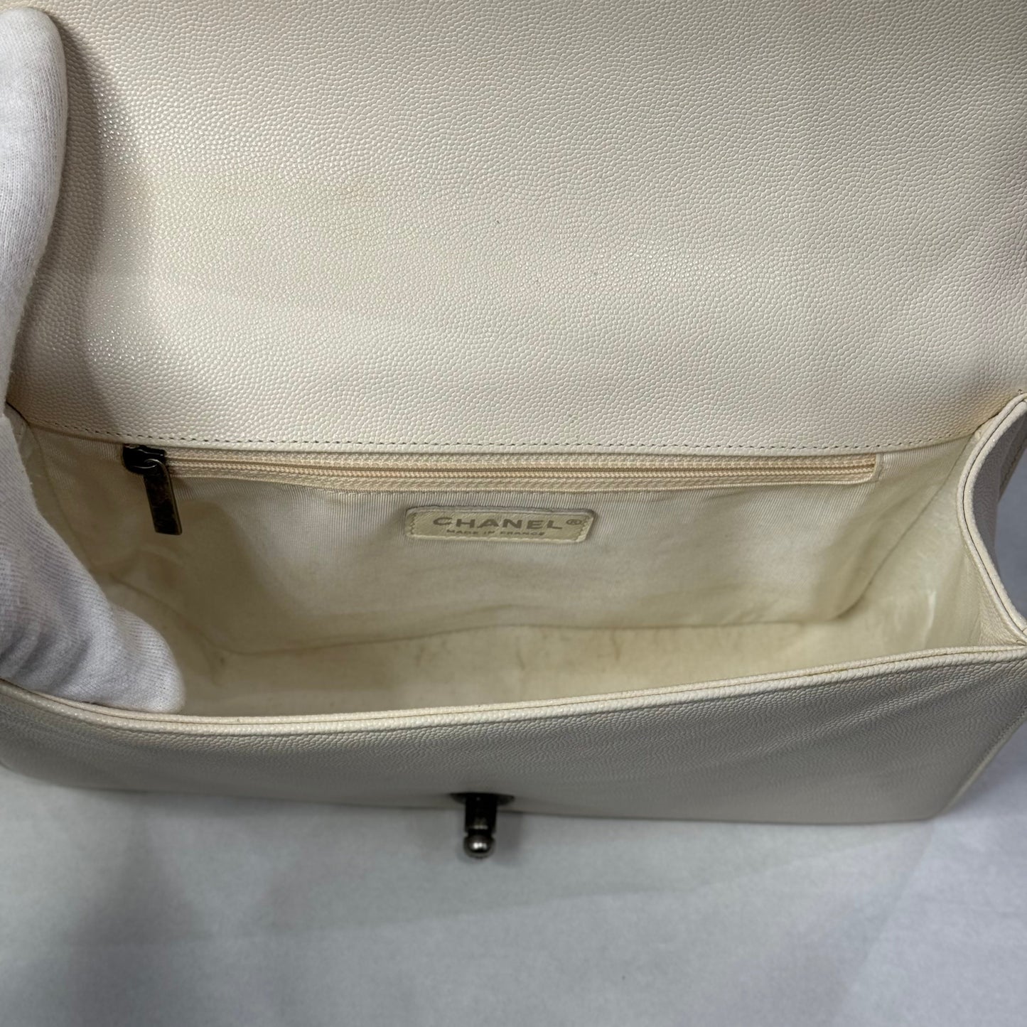 Chanel - Sac Boy allongé blanc