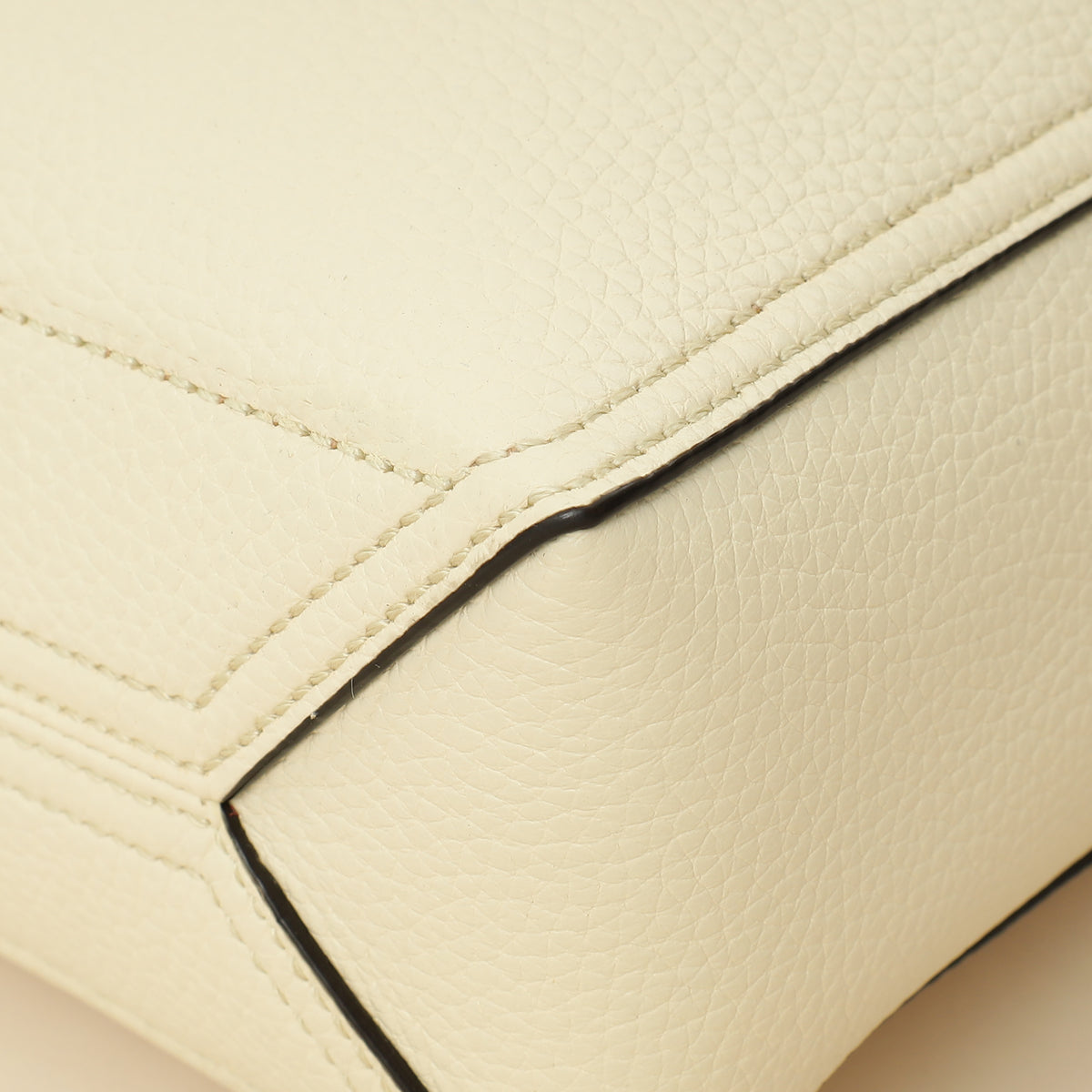 Gucci Ivory GG Dahlia Tote Bag