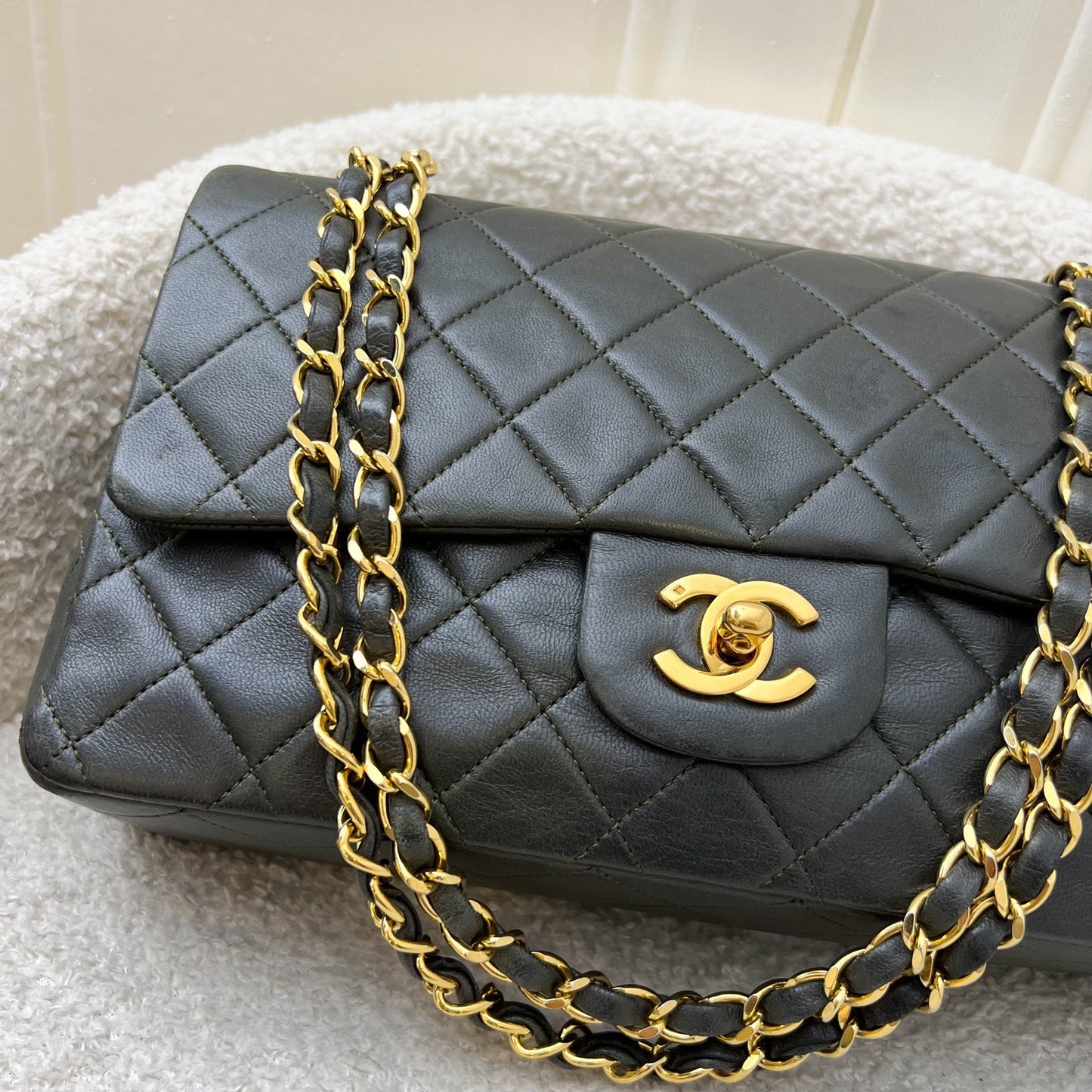 Chanel Vintage Medium Classic Flap CF in Dark Green Lambskin and 24K Gold Plated HW