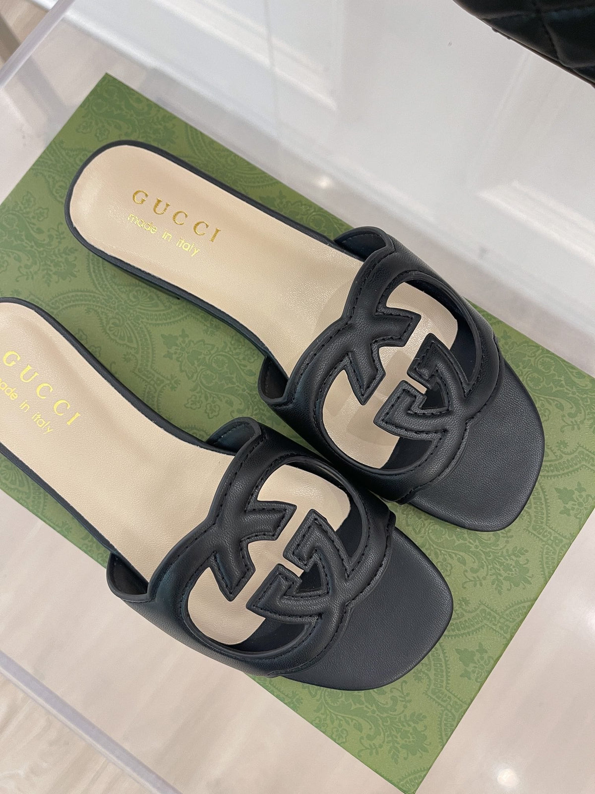 SE893 GC Women's Interlocking G cut-out Slide Sandal / Size5-10