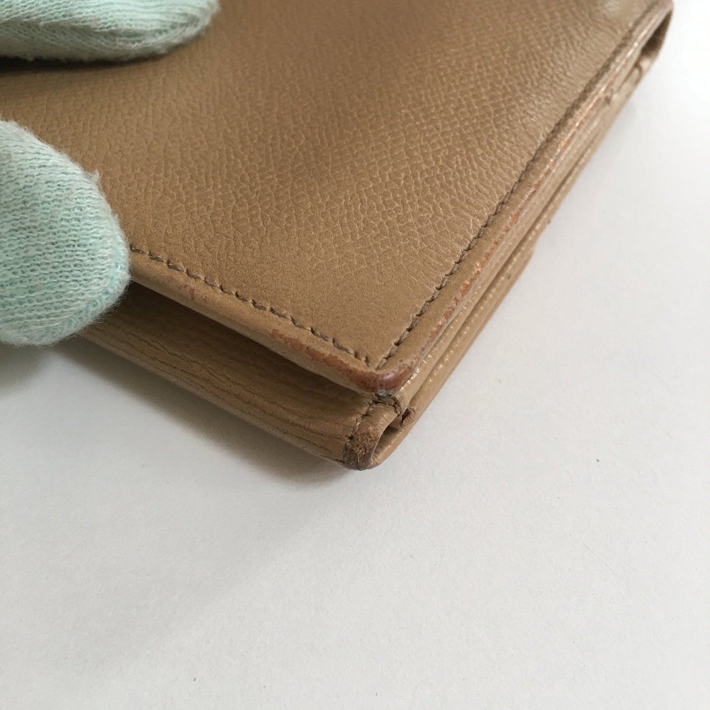 CHANEL Wallet in Beige Leather