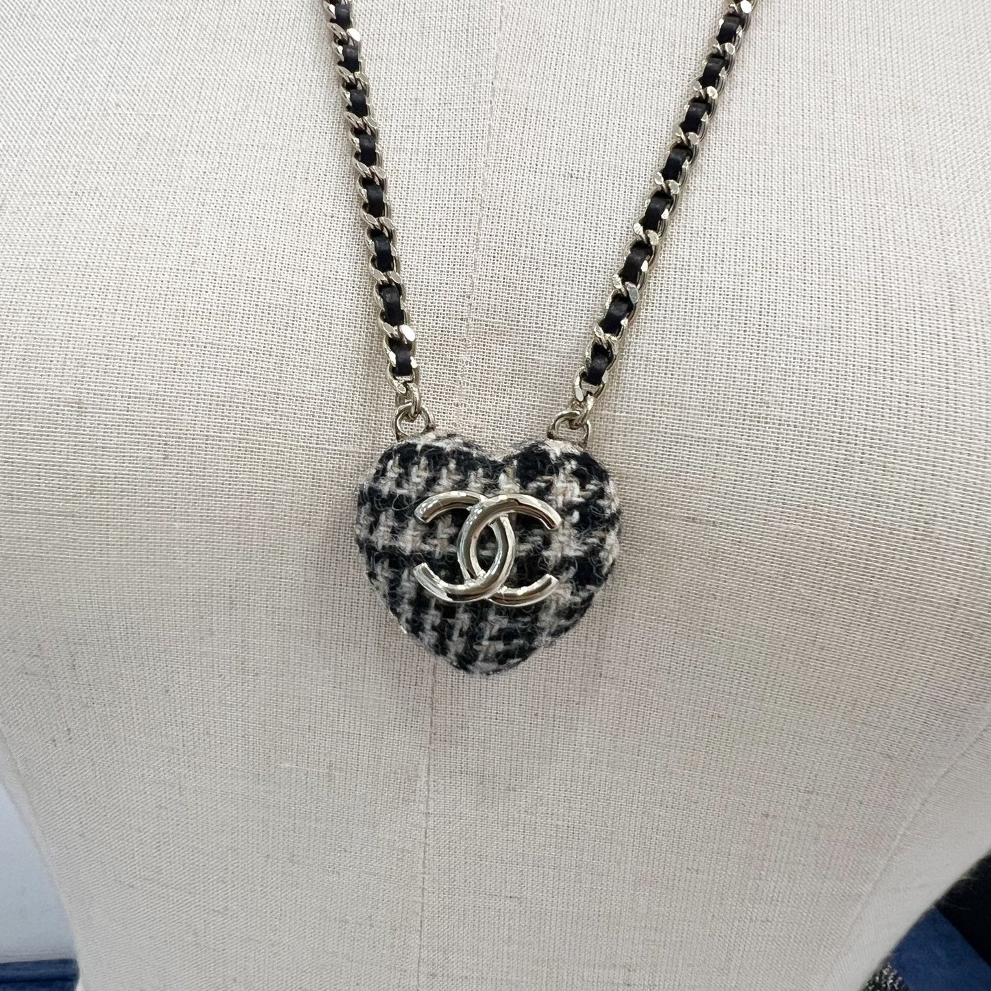 Chanel 22K Heart Tweed Necklace in LGHW (Model: AB9483)