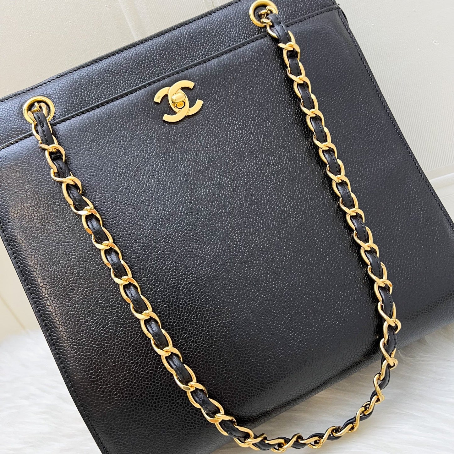 Chanel Vintage Tote Bag with CC Turnlock in Black Caviar and 24K Gold Plated HW