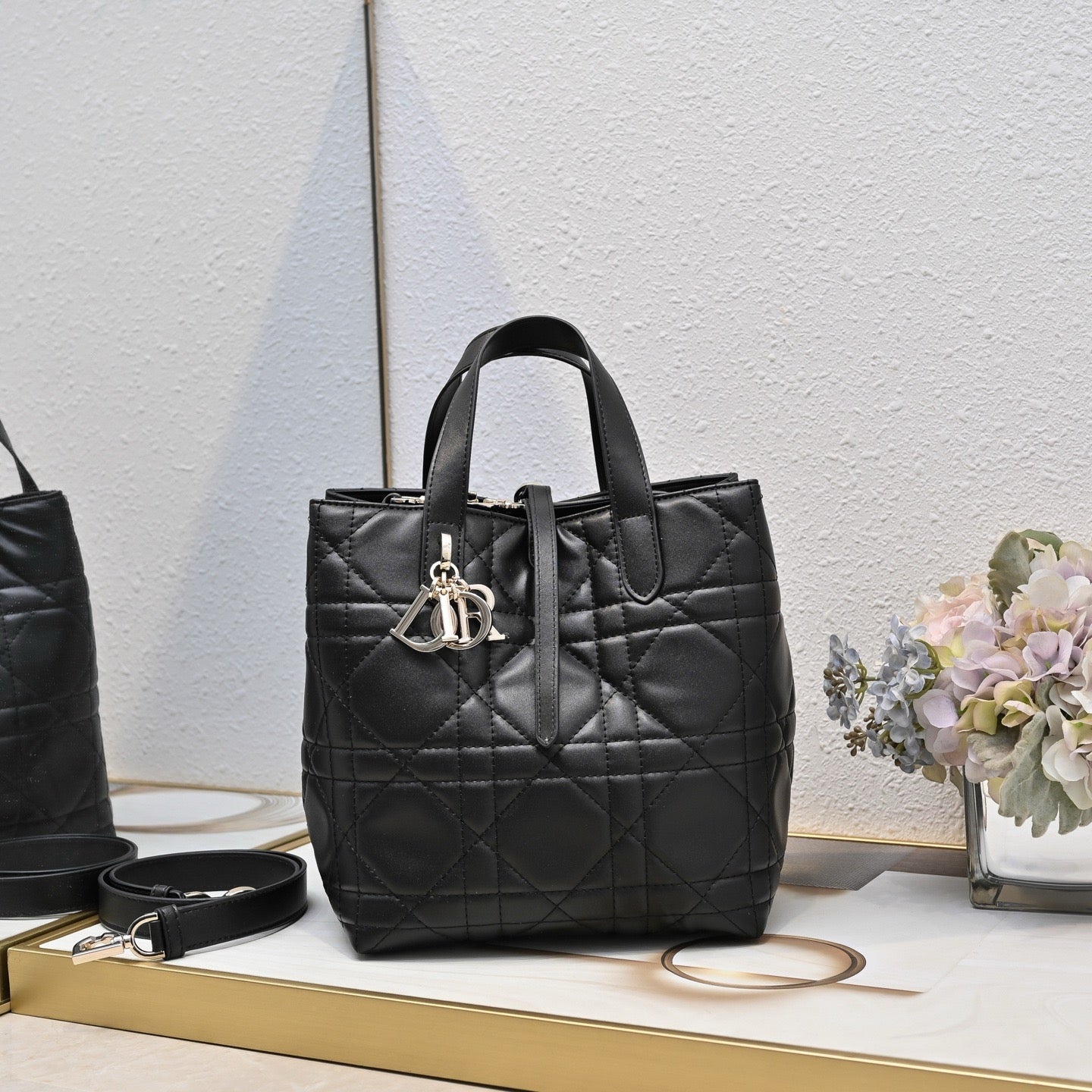 DR516 Small/Medium Dior Toujours Vertical Tote Bag