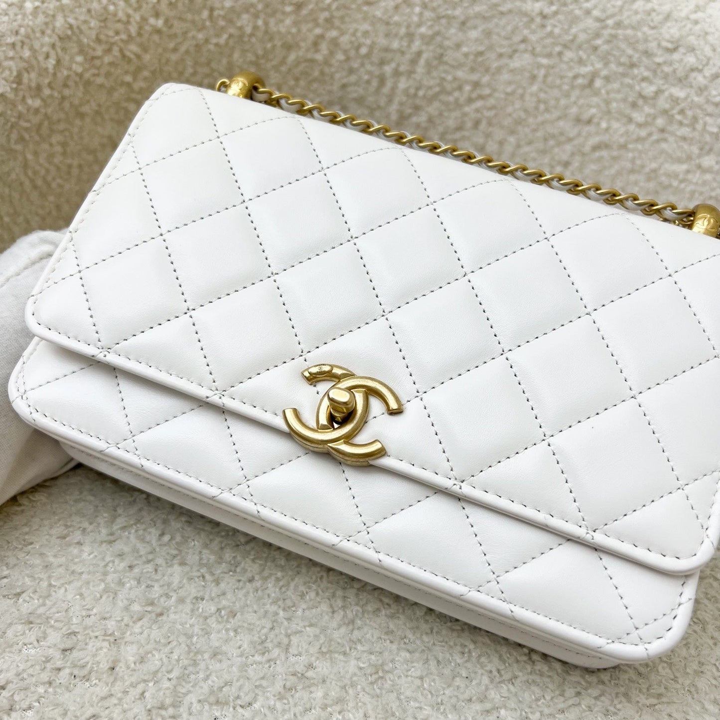Chanel 24C Double Pearl Adjustable Chain Wallet on Chain WOC in White Calfskin and AGHW (Model: AP2289)